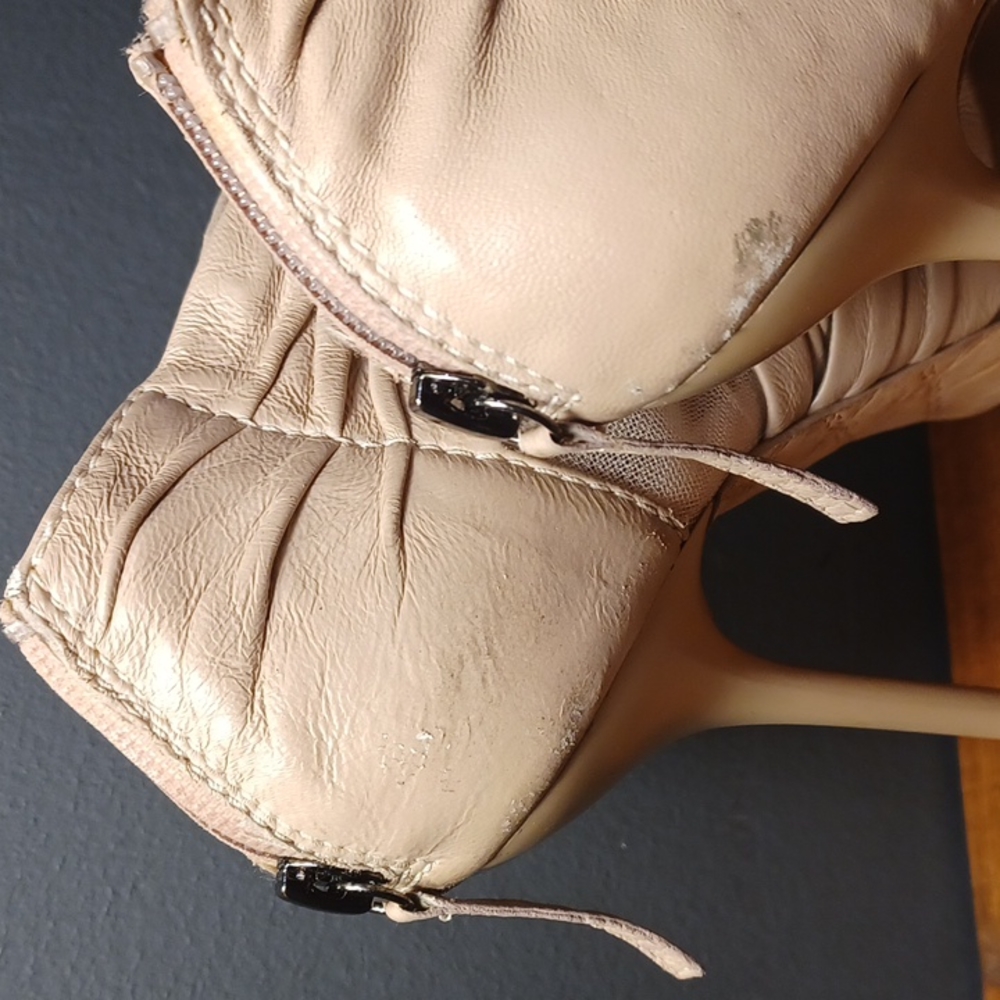 LAMB heels - Picture 8 of 16